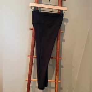 Vuori Hot Mesh Leggings in Black, Medium